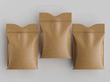 Temiz ve nötr bir arkaplana karşı üç kahverengi kağıt kesesi sunuluyor. Keseliler kıvrımlı şekilli, ayırt edici bir üst tasarıma sahipler ve yüzeyleri ışığı yansıtıyor, pürüzsüz bir dokuyu gösteriyor. Işıklandırma eşit, formları vurguluyor. Th