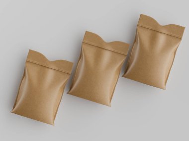Benzer üç bej kese kağıdı basit ve açık bir arkaplanda sunuluyor. Muhtemelen temiz ve minimalist bir estetiği işaret ediyor. Çantaların kapalı bir tasarımı var. Aydınlatma yumuşak ve dağınık görünüyor.