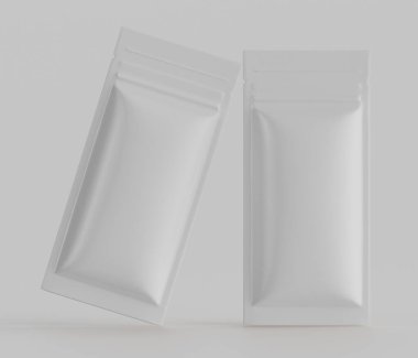 Tarafsız bir zemine karşı iki boş, beyaz plastik yiyecek paketleme kesesi sergileniyor. Keseler dikdörtgen şeklinde görünüyor ve hafifçe üst üste konmuş durumdalar. Tasarım temiz ve minimalist, Po 'yu vurguluyor.
