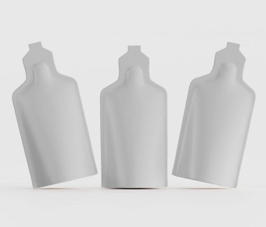 Bu resim, tarafsız bir arkaplanda sunulan özdeş ve etiketsiz üç keseyi gösteriyor. Kese parlak, minimalist bir tasarım ve katı renkte üniforma sergiliyor. Işıklandırma yumuşak ve dağınık. Obje 'nin pürüzsüz yüzeylerini vurguluyor.