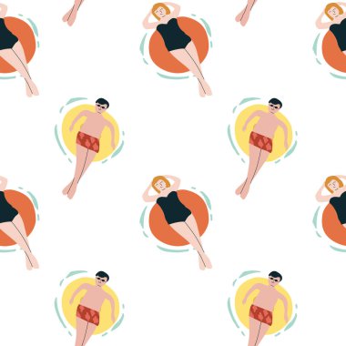 Plaj havluları üzerinde rahatlatıcı kadın ve erkeklerin olduğu kusursuz bir yaz dönemi..