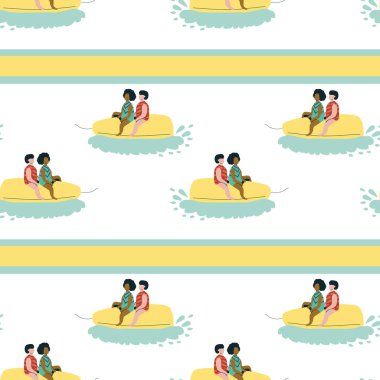 Tekrarlanan dizaynda çeşitli çiftler jet ski yapıyor..