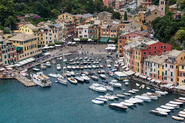 Panoráma Olasz Halászfalu Portofino Festői Falu Kikötő Luxus Jachtok — Stock Fotó