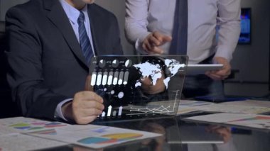 Finansal grafikler ve dijital tablet hakkındaki veriler