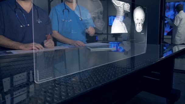 Biuro Medyczne Futurystycznym Ekranem — Wideo stockowe