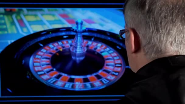 Playing Online Casino Roulette — Vídeo de stock