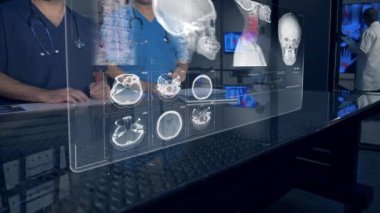 X-ray Veri İzleyicisi Doktorların Ofisinde