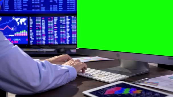 Business Office Green Screen — Stockvideo