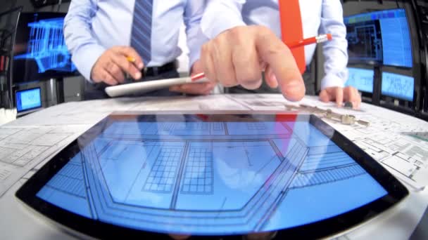 Arquitectos Usando Tabletas Digitales — Vídeos de Stock