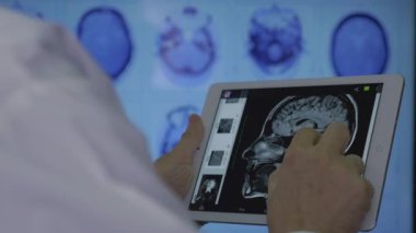 Tıbbi Tabletli doktor