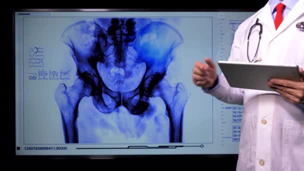 Doktor Ortopedik Muayene Yapıyor — Stok video