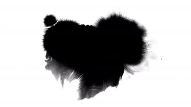 Beyaz arka plan üzerinde mürekkep damlaları