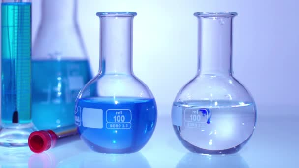 Experiment Met Chemische Tests Biolaboratoria — Stockvideo