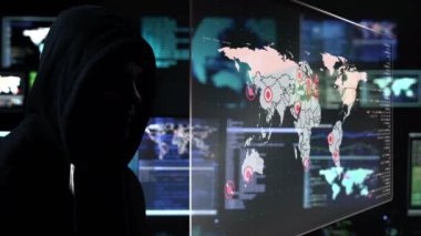 Bilgisayarda hacker yazma kodu