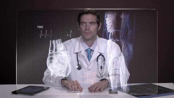 Médicos Con Pantalla Digital — Vídeo de stock