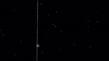 Eski filmlerin kusursuz bir döngüsü beyaz çizikler ve tozlar, eski bir film görüntüsü oluşturmak için görüntülerinizin üstünü örtebilirsiniz! Alfa kanalı kliple gömülüdür, böylece montajınızın üzerine sürükleyip bırakabilirsiniz!