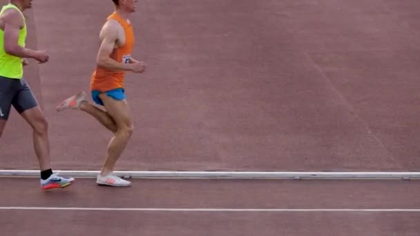 Chelyabinsk Ryssland Juni 2022 Män Löpare Kör 1500 Meter Lopp — Stockvideo