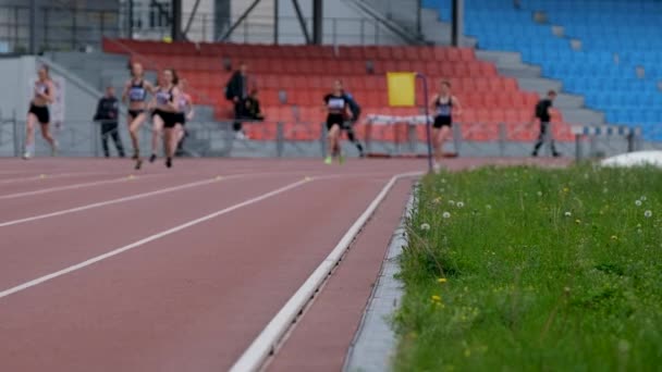 Chelyabinsk Ryssland Juni 2022 Kvinnlig Idrottsman Kör 800 Meter Lopp — Stockvideo
