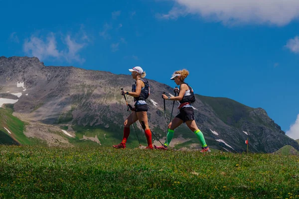 Arkhyz Rusland Juli 2022 Twee Vrouwelijke Atleet Wandelpaden Arkhyz Run — Stockfoto