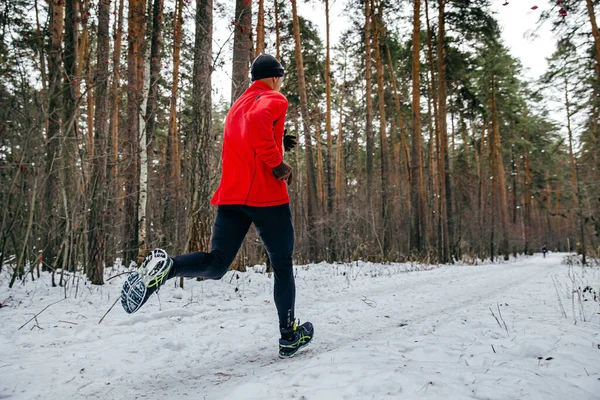 Ekaterinburg Ryssland November Manlig Löpare Springa Vinter Trail Race Maraton — Stockfoto