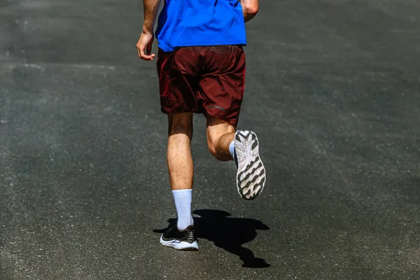 Sole Running Shoe Male Runner Background Dark Asphalt Summer Marathon — Stock Photo, Image