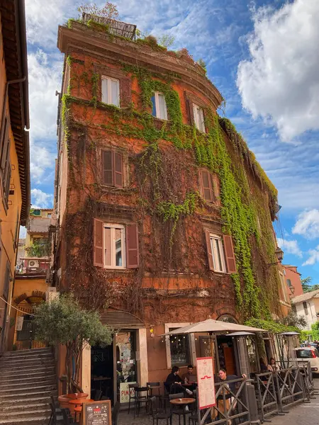 Italia Roma Aprile 2024 Antico Edificio Con Bar Piano Terra — Foto Stock