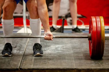 Kaldıraç yarışmasında Deadlift Erkek Sporcusu