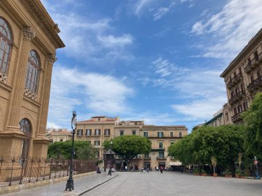 İtalya, Palermo - 11 Nisan 2024: Massimo Tiyatrosu