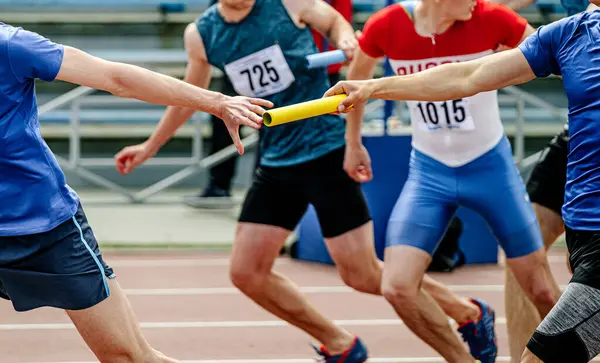 Beyzbol sopasını atletizm yarışındaki atletlere devrediyorum.
