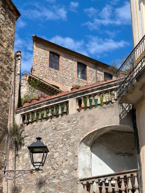 Girona 'da eski evleri olan tarihi bir yer.