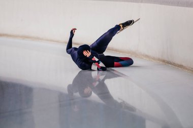 Hız pateni yarışmasında kadın hız patencisi