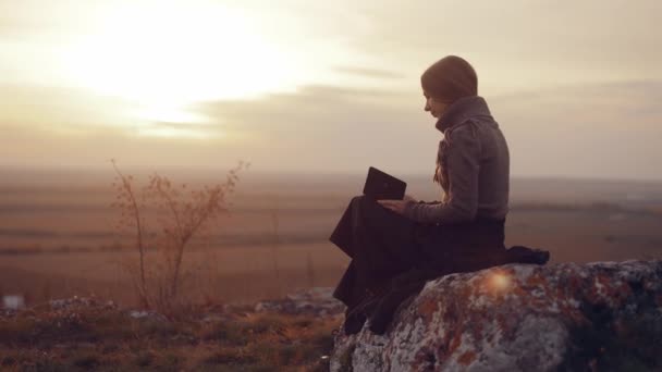 Woman Reads Book Sunset Girl Reads Bible Open Air Female — Vídeos de Stock