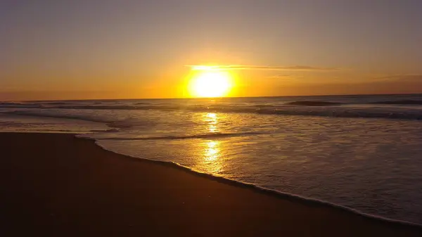 renk ve sahil rengi ve günbatımı