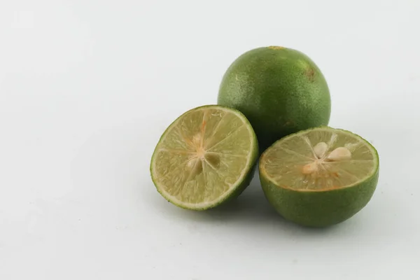 Lime Παραδοσιακό Υγιεινό Ποτό Απλό Λευκό Φόντο Συνταγή Μπαχαρικών Κατάλληλη — Φωτογραφία Αρχείου