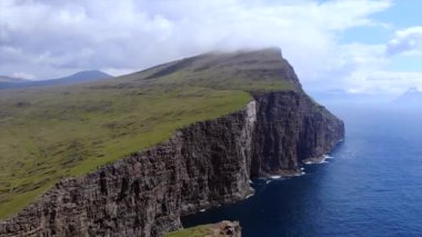  Faroe Adaları İHA uçuşunun Vagar manzarası. Yüksek kalite 4k görüntü