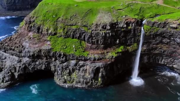 Faroe Islands Mulafossur Waterfall Gasadalur Aerial Video High Quality Footage — Stok video