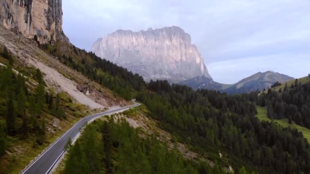イタリアのドロマイトで夜明け ドローンからの撮影 高品質のフルHd映像 — ストック動画
