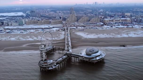 Scheveningen Den Haag Een Drone Hoge Kwaliteit Beeldmateriaal Sneeuwochtend — Stockvideo