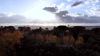  Villa Borghese bahçelerinde, Roma, İtalya. Drone. Yüksek kalite 4k görüntü