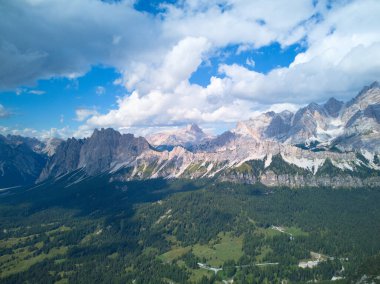 Dolomites Dağları İtalya İHA 'dan ateş ediyor. Yüksek kalite fotoğraf
