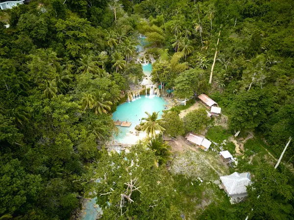 Cambugahay Şelaleleri Siquijor Adası. Filipinler Yüksek Kaliteli Fotoğraf