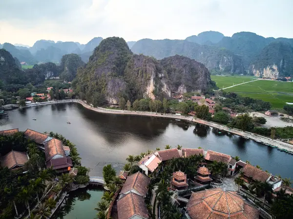 Ninh Binh kasabası, Vietnam. İHA. Yüksek kalite fotoğraf