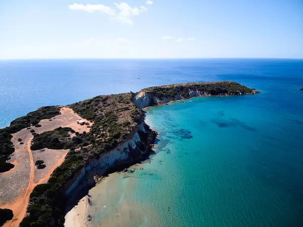 Yunan adası Zakynthos kıyısında. Gerakas plajı yaz tatili manzarası. Yüksek kalite fotoğraf