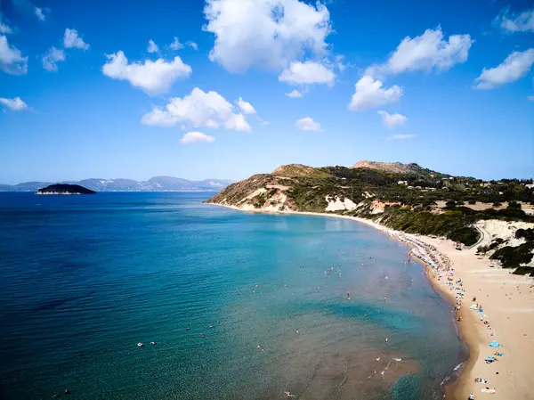 Yunan adası Zakynthos kıyısında. Gerakas plajı yaz tatili manzarası. Yüksek kalite fotoğraf