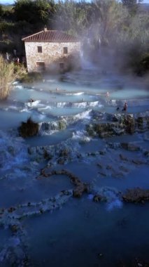 Toskana Saturnia İtalya video dronu. Yüksek kaliteli FullHD görüntüler