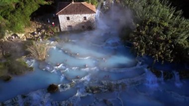 Toskana Saturnia İtalya video dronu. Yüksek kalite 4k görüntü