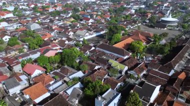 javakarta Endonezya insansız hava aracı şehir görüntüsü. Yüksek kalite 4k görüntü
