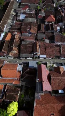 javakarta Endonezya insansız hava aracı şehir görüntüsü. Yüksek kalite 4k görüntü