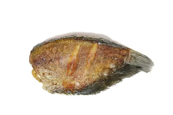 Peixe Cortado Cabeça Frito Colocado Sobre Fundo Branco — Fotografia de Stock