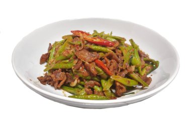 Tayland yemeği, kızarmış domuz eti, köri ezmesi ve uzun fasulye.